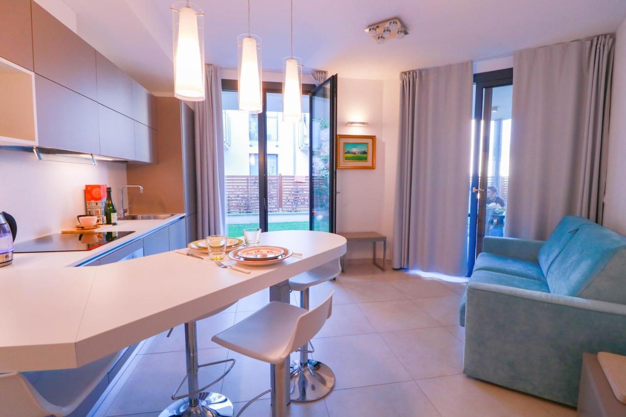 H11 Luxury 9A - Porto - Piscina - Jacuzzi Appartement Santo Stefano al Mare Buitenkant foto